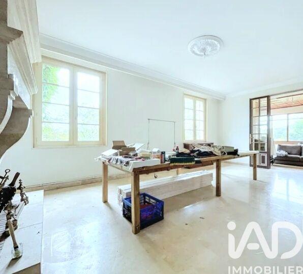 Maison - 310 m² - 9 pièces