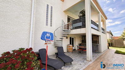 Maison - 170 m² - 7 pièces