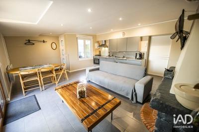 Local commercial - 22 000 m²