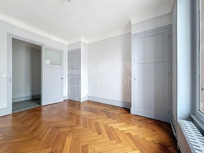 Appartement - 99 m² - 3 pièces
