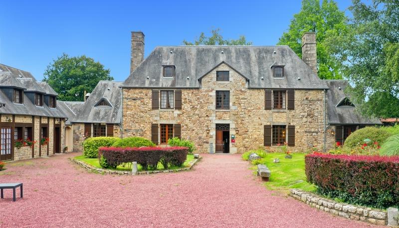 Manoir - 1 359 m² - 26 pièces