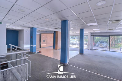 Local commercial - 167 m²