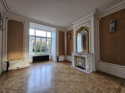 Bureau - 303 m² - 12 pièces