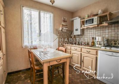 Maison - 94 m² - 7 pièces