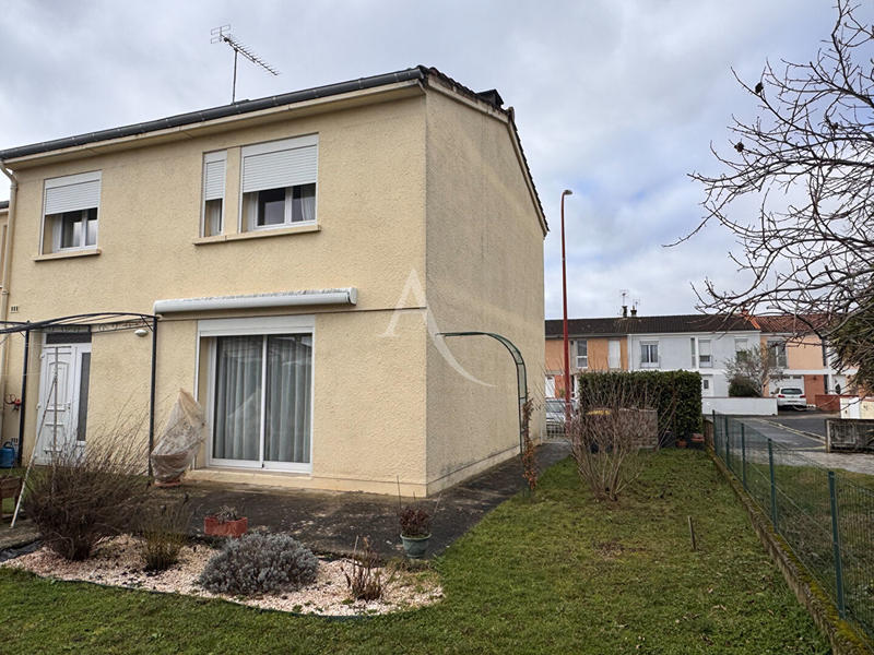 Maison - 90 m² - 5 pièces