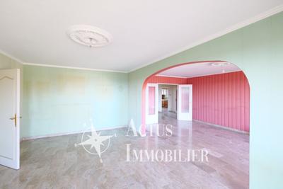 Appartement - 141 m² - 5 pièces