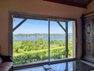 Propriété - 257 m² - 11 pièces