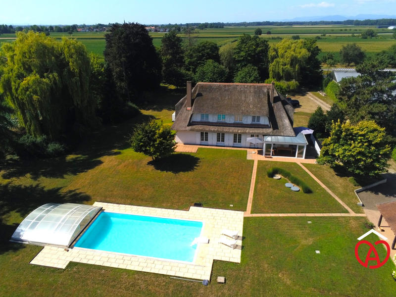 Maison - 248 m² - 10 pièces