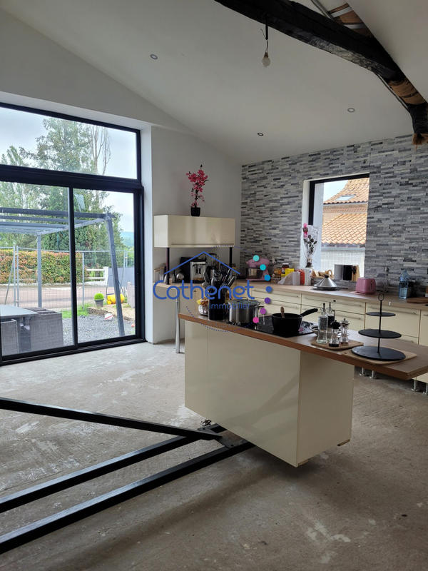 Maison ancienne - 252 m² - 8 pièces