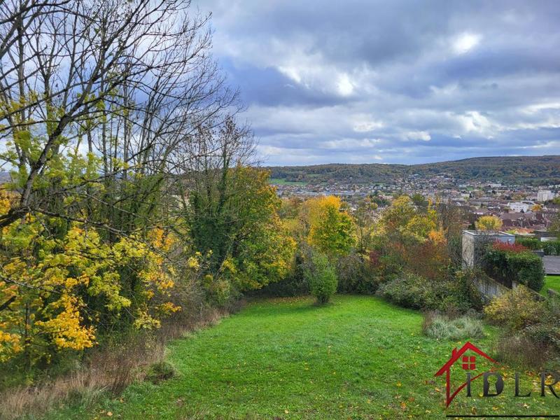 Maison - 234 m² - 8 pièces