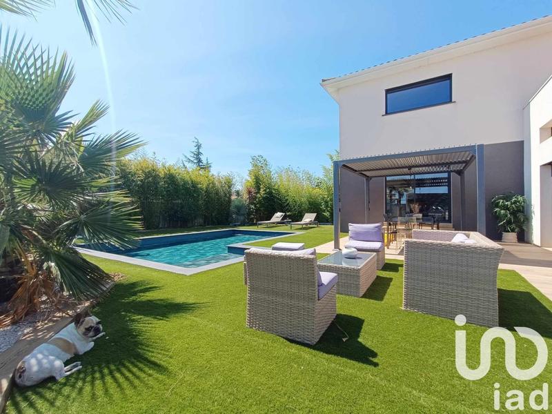 Maison - 230 m² - 7 pièces