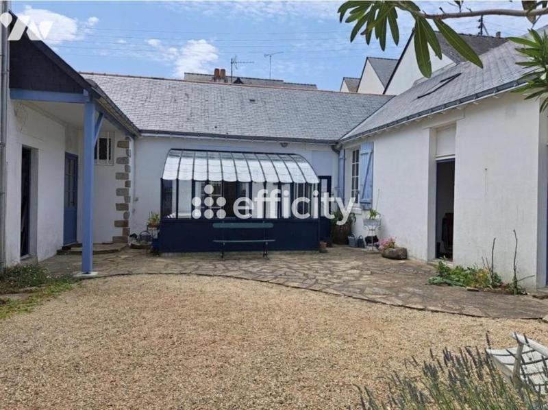 Maison - 182 m² - 8 pièces