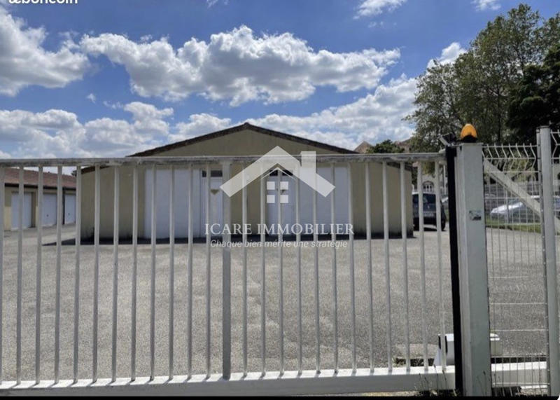 Local d'activités - 162 m² - 5 pièces