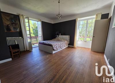 Maison - 350 m² - 11 pièces