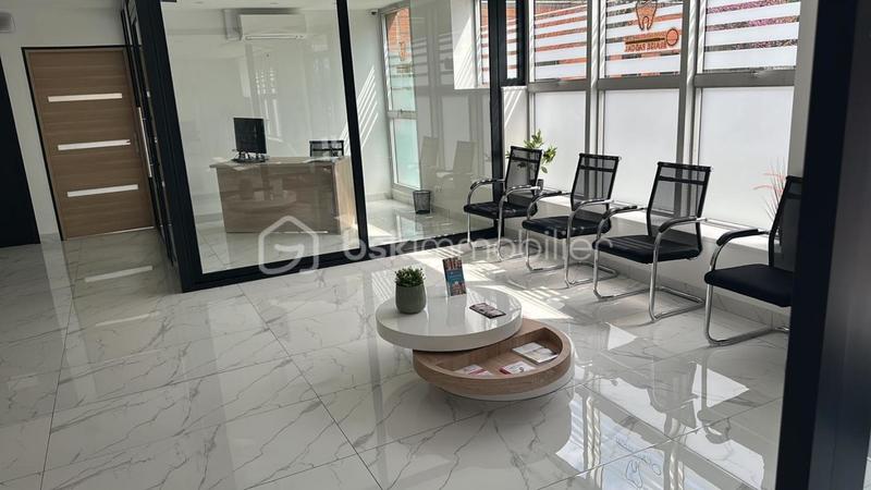 Local commercial - 315 m² - 1 pièce