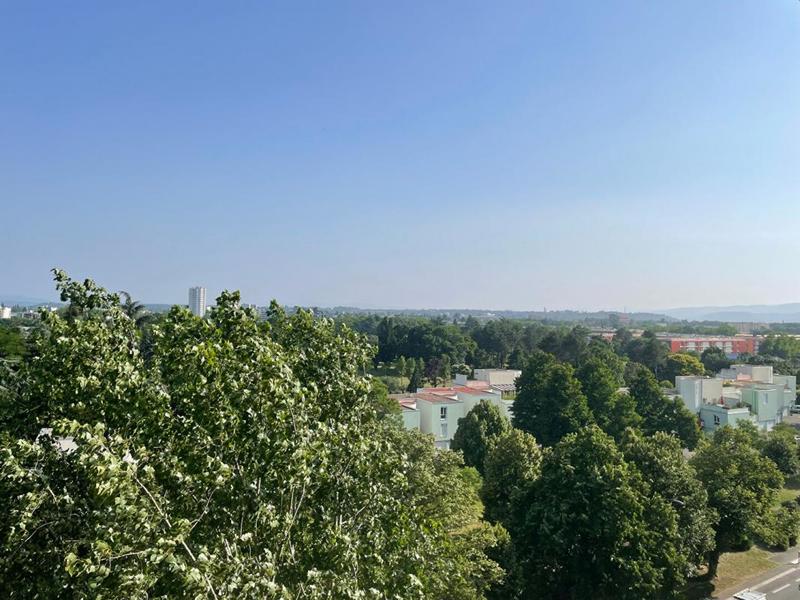 Appartement - 80 m² - 5 pièces