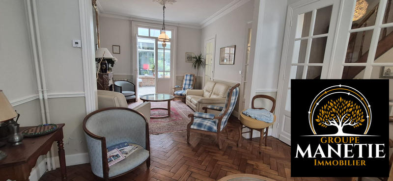 Maison - 248 m² - 11 pièces