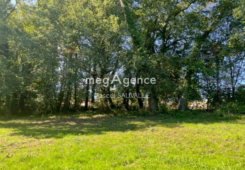 Terrain constructible - 1 785 m²