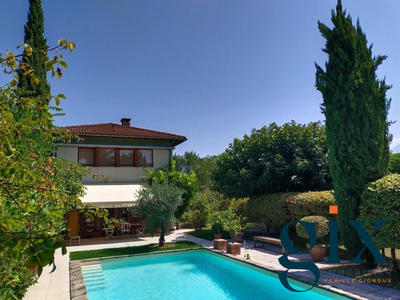 Maison - 170 m² - 7 pièces