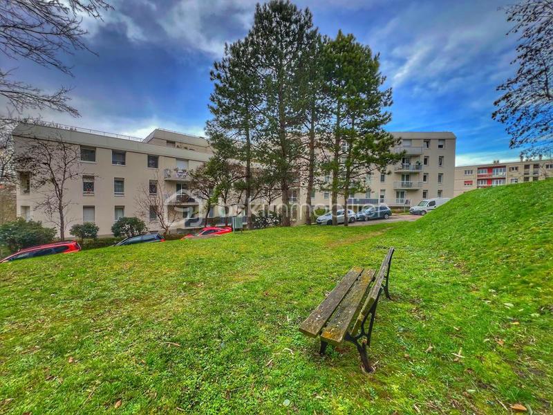 Appartement - 82 m² - 4 pièces