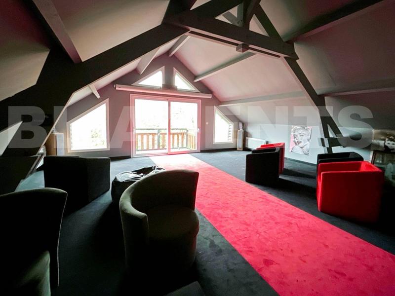 Villa - 322 m² - 6 pièces