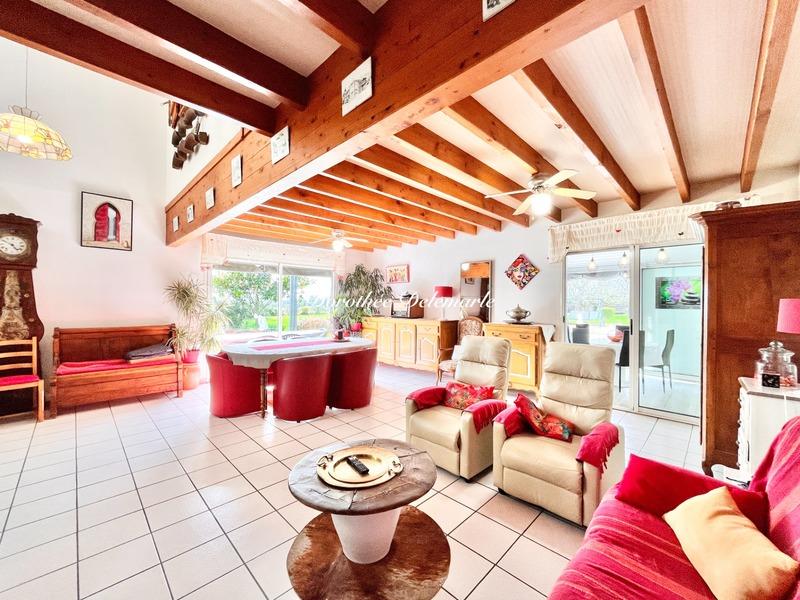 Maison - 163 m² - 6 pièces