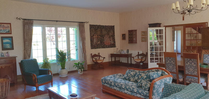 Propriété - 454 m² - 16 pièces