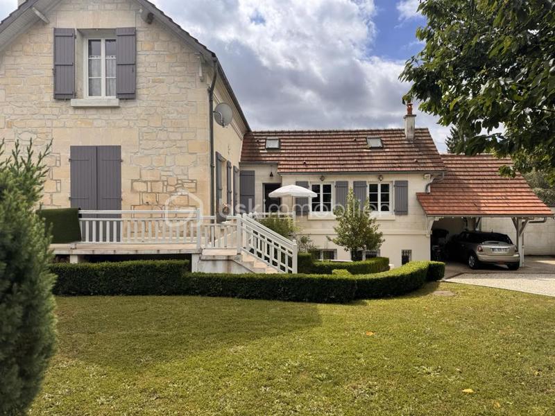 Propriété - 260 m² - 10 pièces