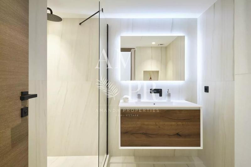 Appartement - 90 m² - 4 pièces