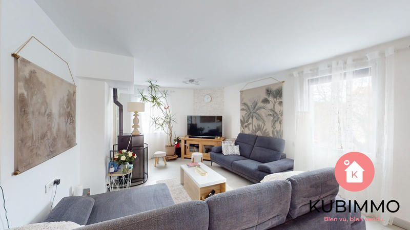 Maison - 230 m² - 9 pièces