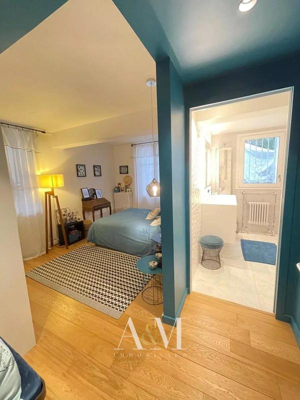 Villa - 202 m² - 6 pièces