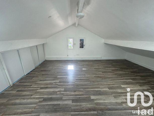 Maison - 94 m² - 7 pièces