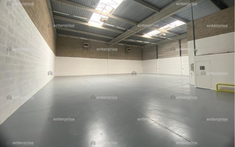 Local d'activité / Entrepôt - 680 m²
