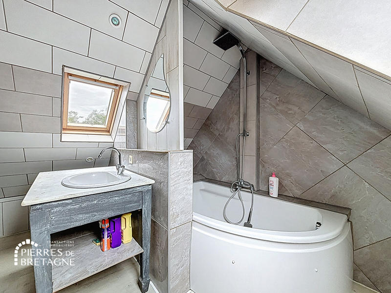 Maison - 96 m² - 6 pièces