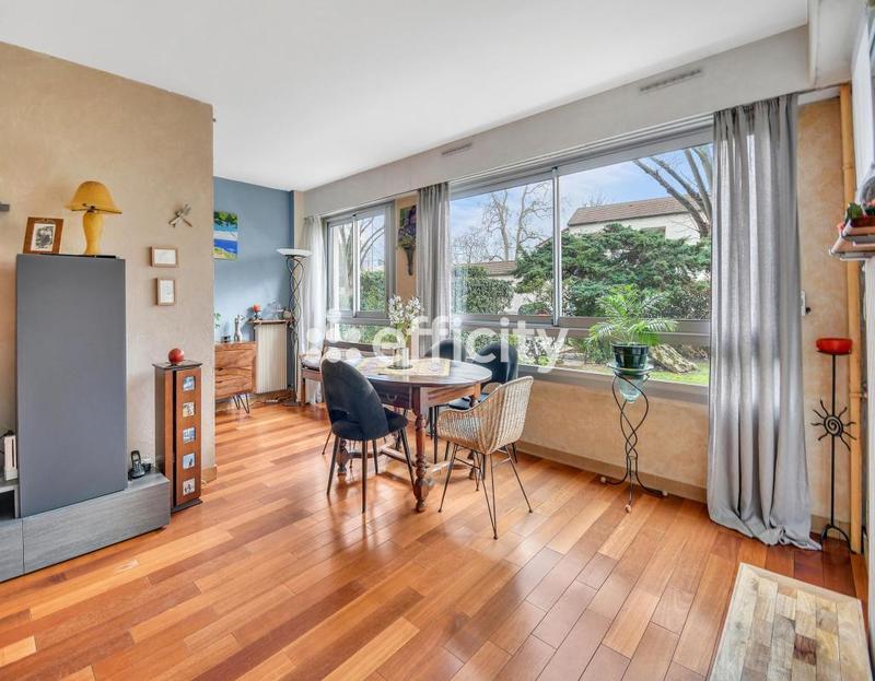 Appartement - 90 m² - 4 pièces