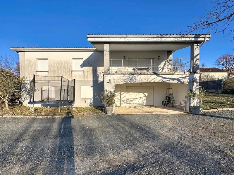 Maison - 110 m² - 5 pièces