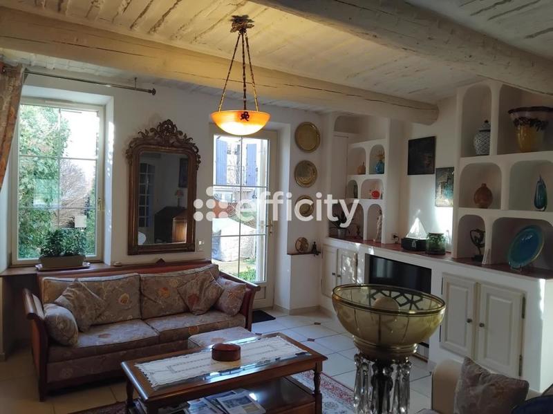 Maison - 230 m² - 9 pièces