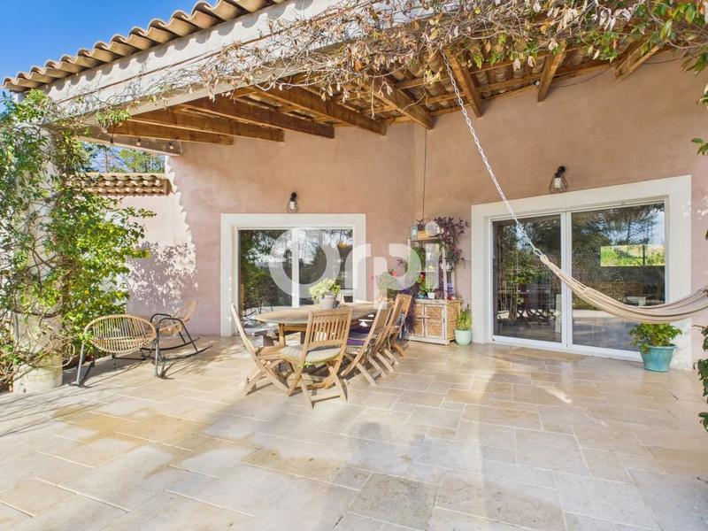 Villa - 250 m² - 6 pièces