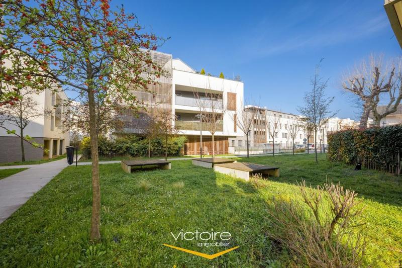 Appartement - 84 m² - 4 pièces