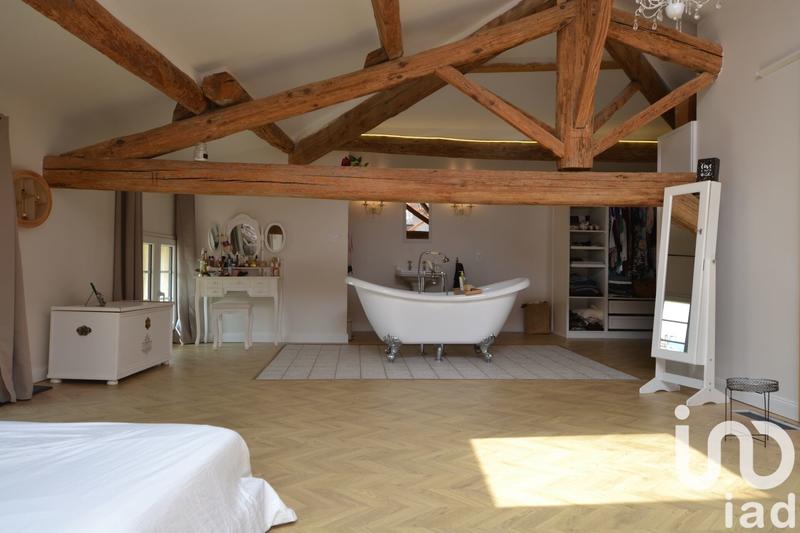 Maison - 240 m² - 7 pièces