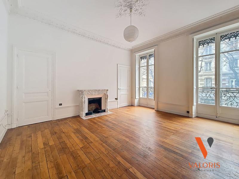 Appartement - 170 m² - 6 pièces