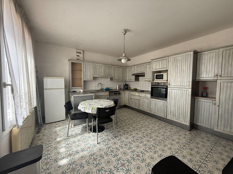 Maison - 172 m² - 10 pièces