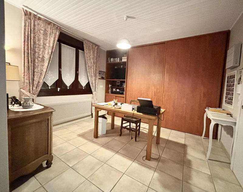 Maison traditionnelle - 209 m² - 8 pièces