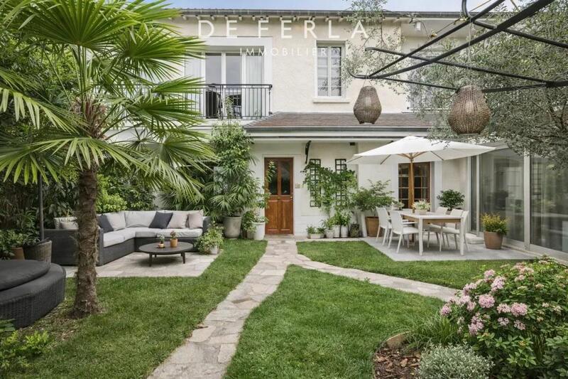 Propriété - 283 m² - 6 pièces