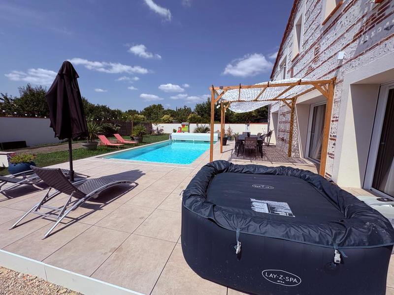 Demeure - 198 m² - 6 pièces