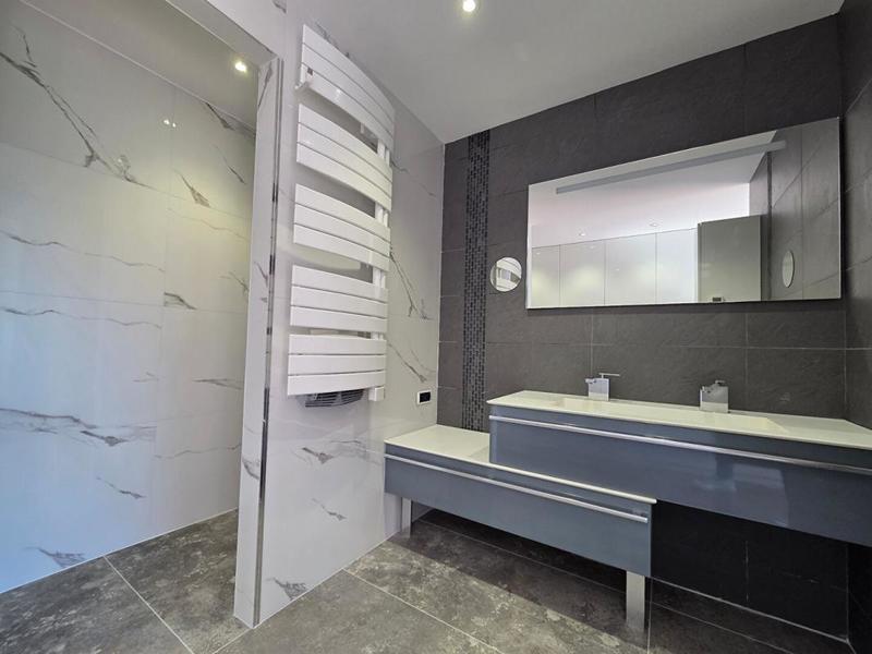 Maison - 220 m² - 8 pièces