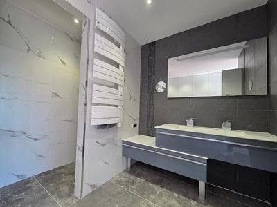 Maison - 220 m² - 8 pièces