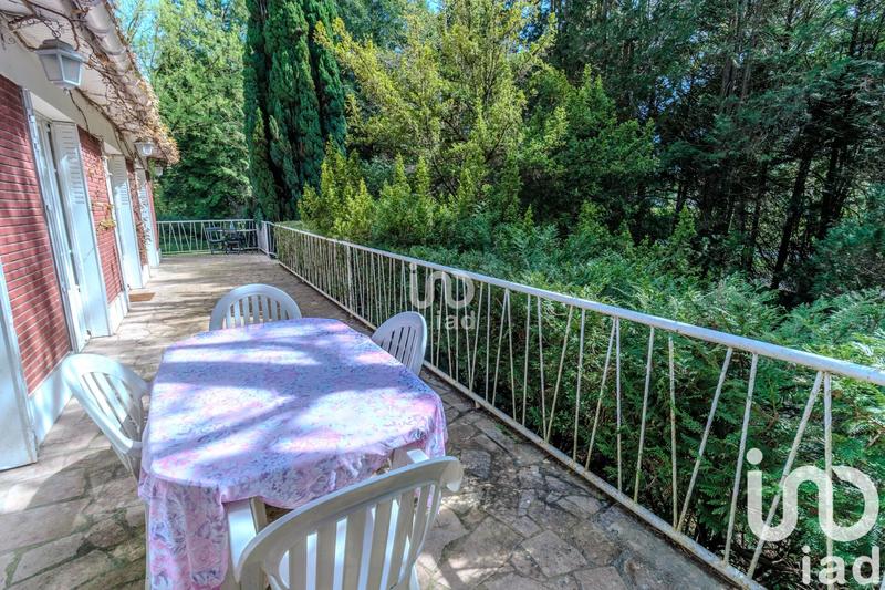 Maison - 190 m² - 9 pièces