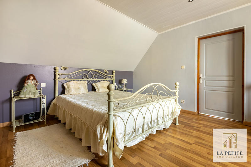 Maison - 216 m² - 6 pièces