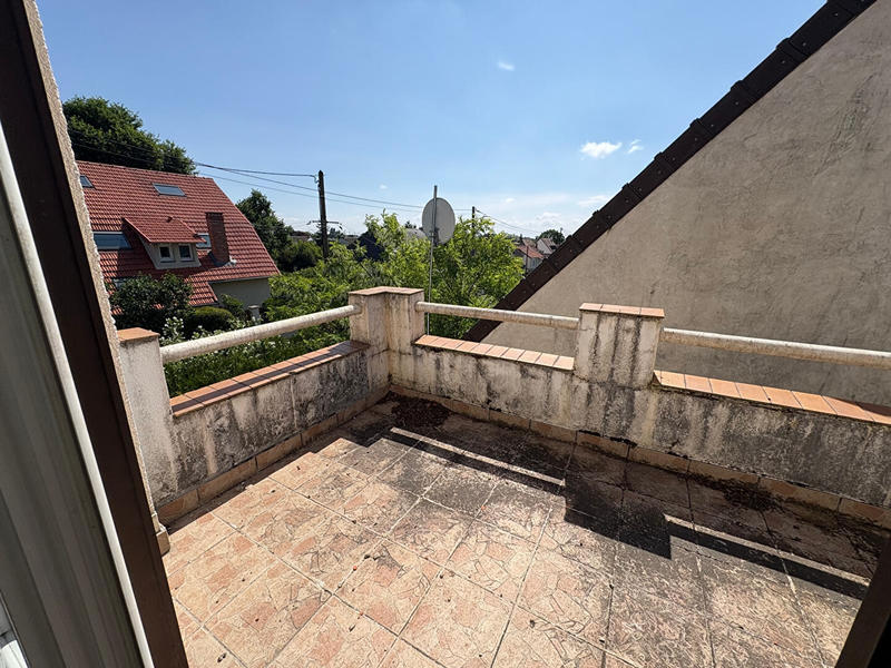 Maison - 95 m² - 5 pièces